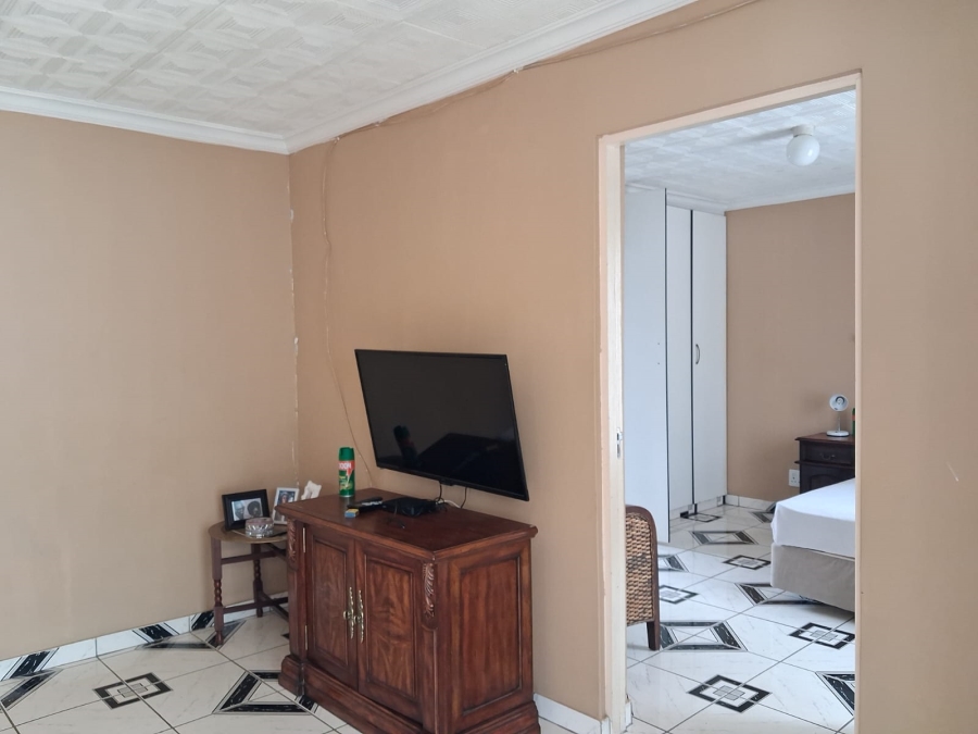 To Let 1 Bedroom Property for Rent in East London Central Eastern Cape